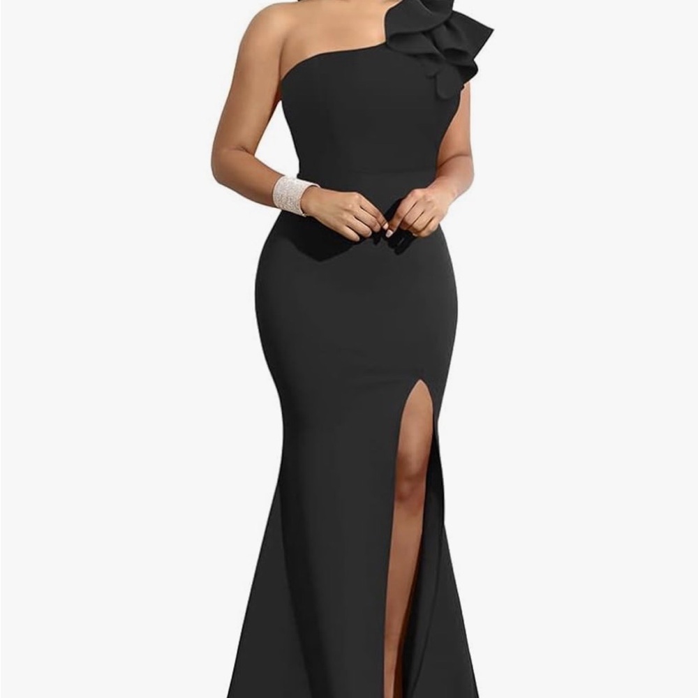 Elegant Black One-Shoulder Dress
